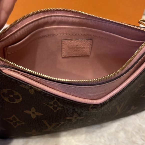 Authentic Louis Vuitton Pallas - Picture 7 of 16
